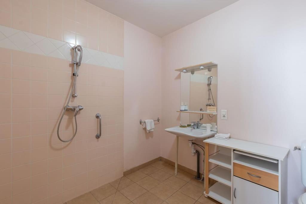 Cabana & Le Gite De Domange - Proche Macon Igé Exteriör bild